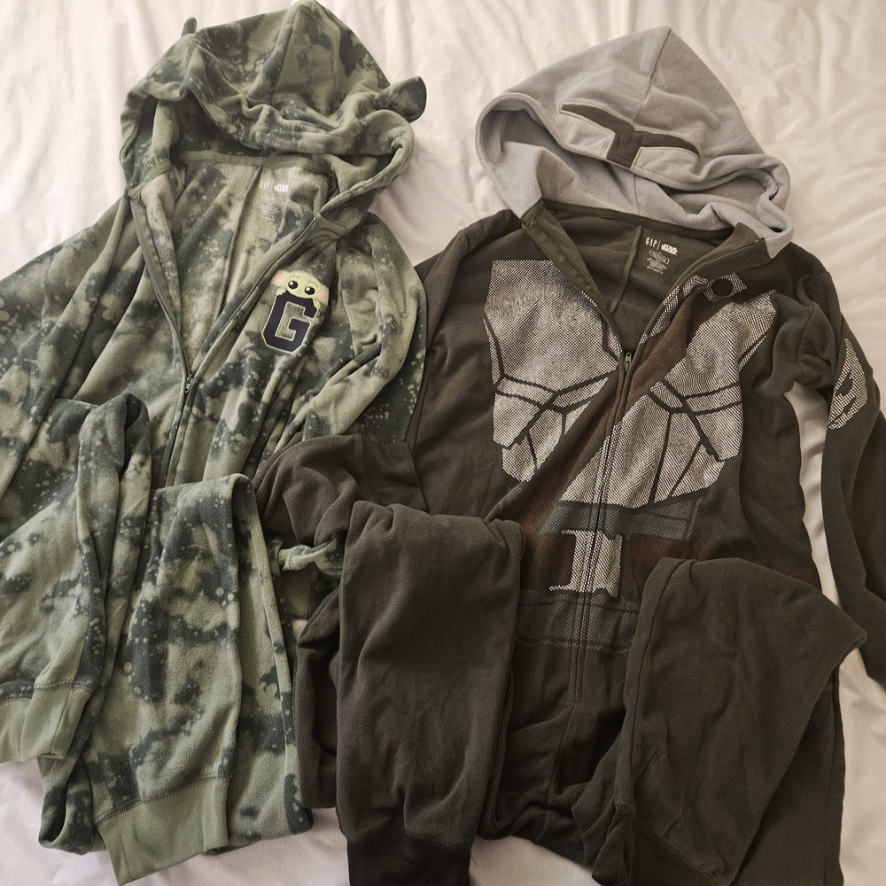 GAP Kids Green and Gray Pajama Set